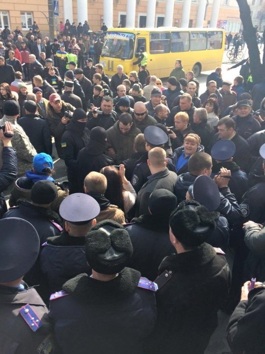 Волинські автомайданівці взяли участь у акції протесту в Вінниці. ФОТО 