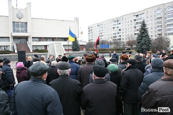 У Луцьку в день народження Бандери співали, молилися і говорили про модернізованих ворогів. ФОТО