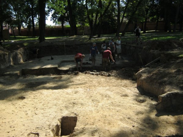На Волині знайшли два дитячі поховання