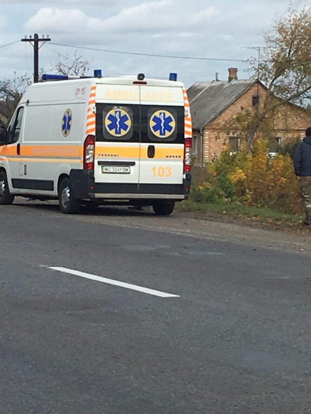 Біля Луцька перекинувся легковик. ФОТО