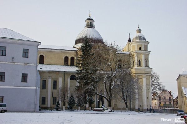 У Луцьк прийшла справжня зима. ФОТО