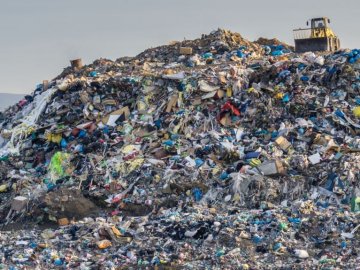 Лучани невдовзі можуть захлинутися власним сміттям
