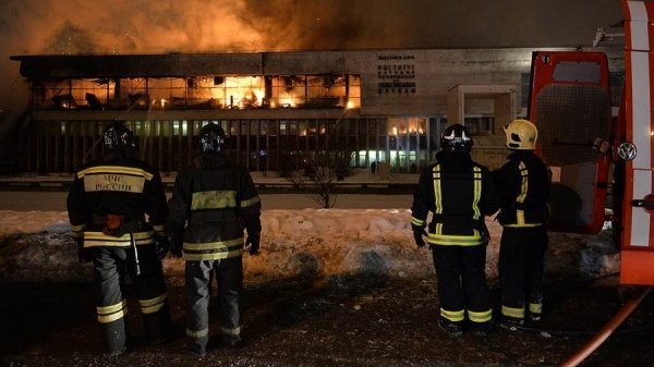 У Москві горить одна з найбільших бібліотек з унікальними книгами. ФОТО.  ВІДЕО