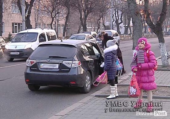 Інспектори ДАІ провели профілактичний рейд поблизу гімназії №4. ФОТО