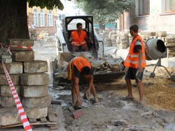 Луцькій вулиці повернули давнє обличчя. ФОТО