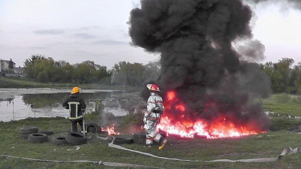 У Луцьку на Великдень спалили понад 200 шин. ФОТО