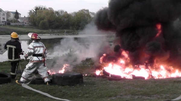 У Луцьку на Великдень спалили понад 200 шин. ФОТО