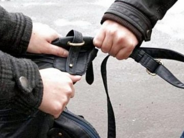 На Волині за добу розкрили три зухвалі пограбування 