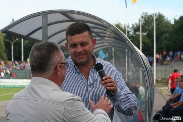 Матч вітальним словом відкривали голова Волинської облдержадміністрації Борис Клімчук і віце-президент ФК Волинь Юрій Савчук