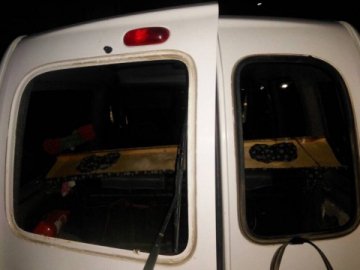 У Луцьку вночі обікрали автомобіль. ФОТО