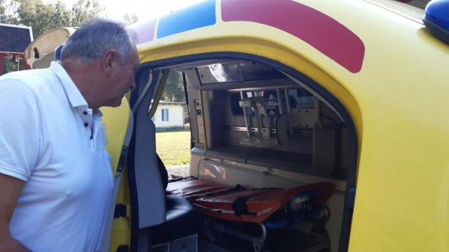 Волинська громада отримала надсучасну «швидку» від шведів. ФОТО