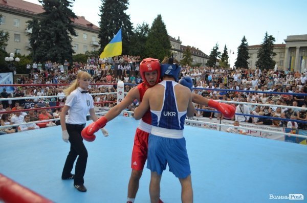 Кров'ю і потом: як у Луцьку билися за перемогу в боксі. ФОТОРЕПОРТАЖ