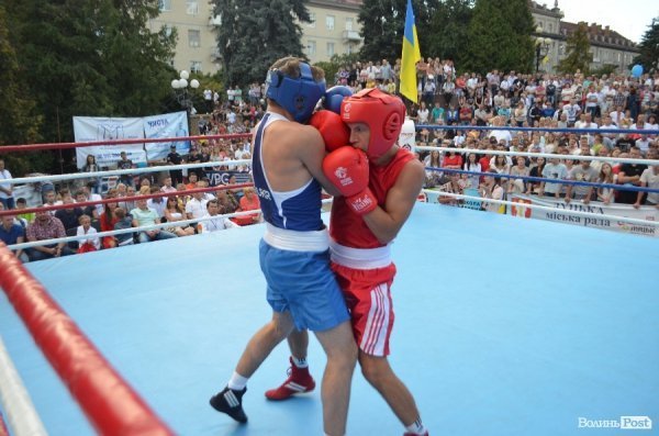 Кров'ю і потом: як у Луцьку билися за перемогу в боксі. ФОТОРЕПОРТАЖ
