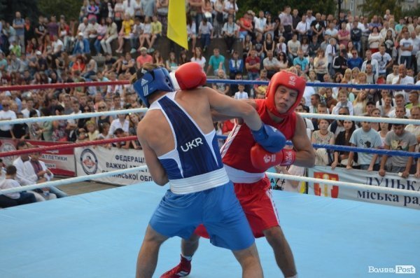 Кров'ю і потом: як у Луцьку билися за перемогу в боксі. ФОТОРЕПОРТАЖ
