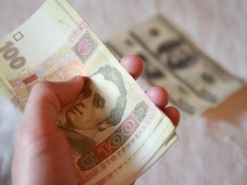 «Обрахувалась» на 344 тисячі: на Волині судитимуть бухгалтера лікарні