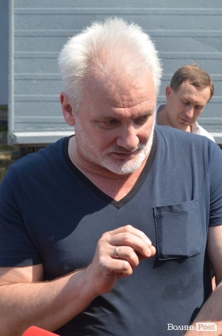 Міністр екології на власні очі побачила незаконні копанки бурштиношукачів. ФОТО