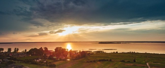 Опублікували вражаючі світлини вечірнього Світязю. ФОТО