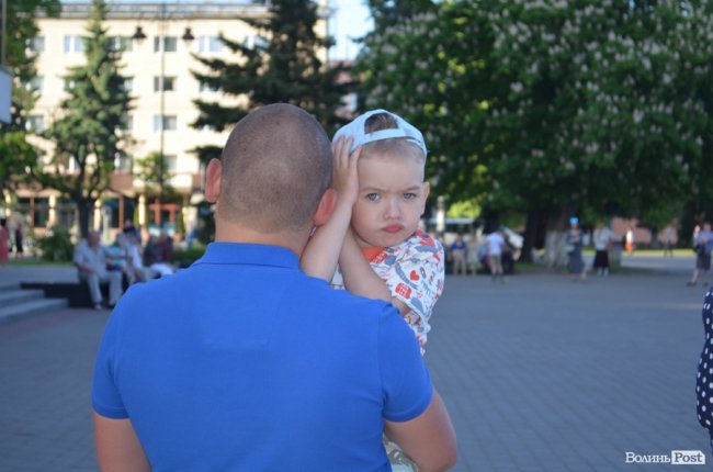 У центрі Луцька – святковий виступ оркестру. ФОТО