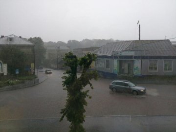 Волинське місто затопило через зливу. ФОТО