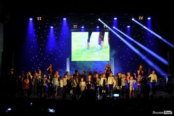 Концерт на «Міс принцеса України» в Луцьку: «А.Р.М.І.Я.», «Дзідзьо», діти