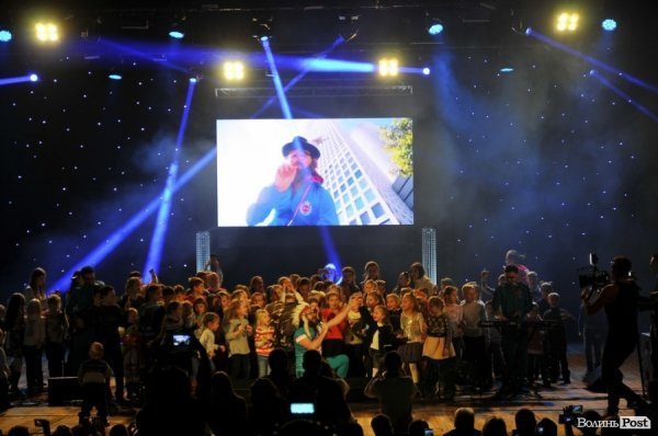 Концерт на «Міс принцеса України» в Луцьку: «А.Р.М.І.Я.», «Дзідзьо», діти