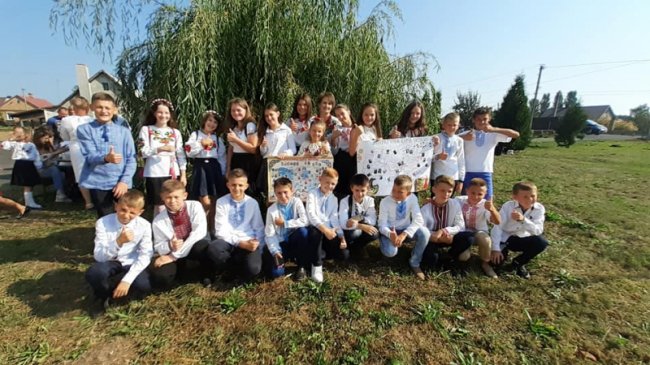 Квести, майстер-класи: у школі поблизу Луцька креативно відсвяткували перший дзвоник. ФОТО