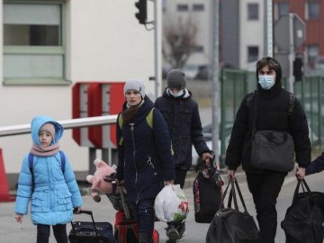 З України вже виїхали майже 5,5 мільйона біженців