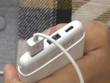 Після ракетних обстрілів лучани купували павербанки, свічки та картини-розмальовки. ВІДЕО