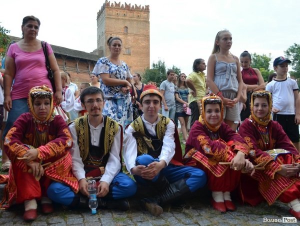 «Поліське літо з фольклором» розпочали у Луцькому замку. ФОТО