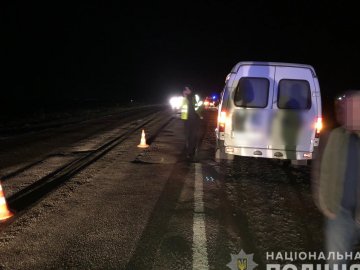 Лучанин вночі  збив пішохода, який йшов трасою