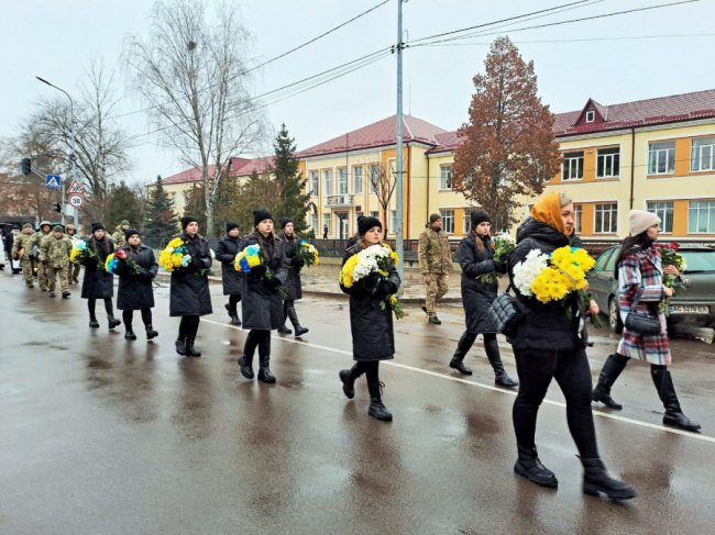 Навіки 43: у Ковелі попрощалися з полеглим зенітником
