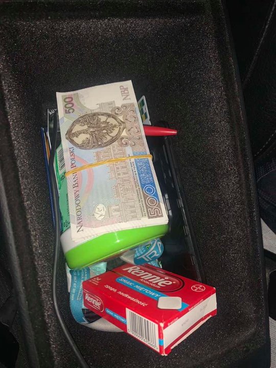 На «Ягодині» митники знайшли у авто 18 тисяч  незадекларованих польських злотих