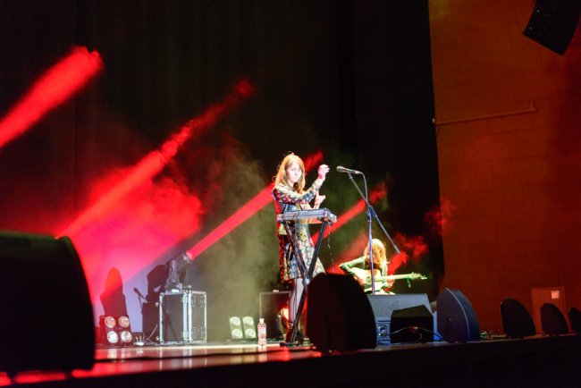 Душевно і «для своїх»: у луцькому «Промені» виступив гурт «Один в каное». ФОТО