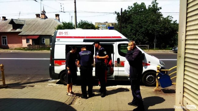 У Луцьку на «зебрі» авто збило дівчину. ФОТО