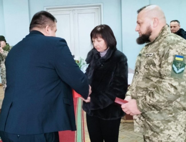 Посмертну нагороду Героя з Волині вручили батькам