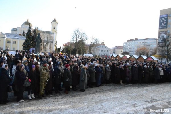 Лучани провели в останню путь бійця Нацгвардії. ФОТО