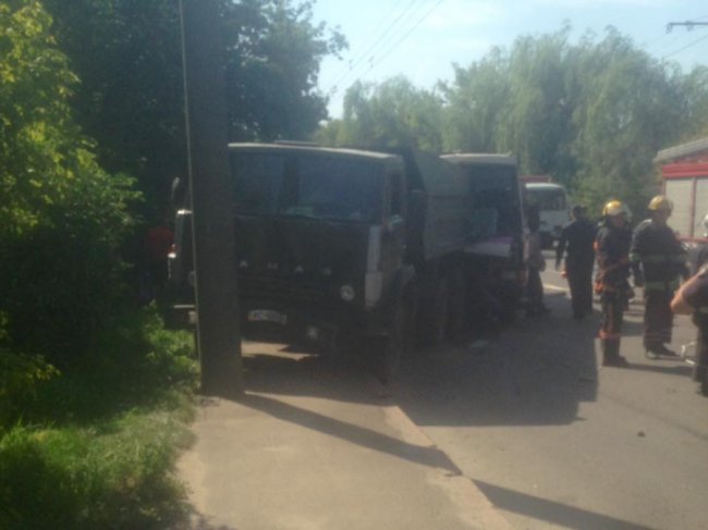 З'явилися відео і фото з аварії на Ковельській в Луцьку