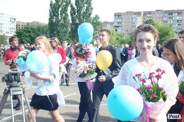 У Луцьку пролунав останній дзвінок. ФОТО