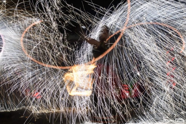 Вогонь у лініях і візерунках із «Ночі у Луцькому замку». ФОТО