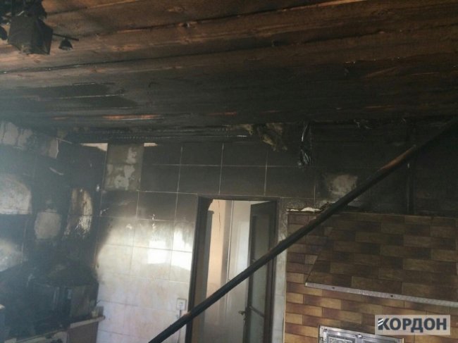 У місті на Волині згоріла літня кухня. ФОТО