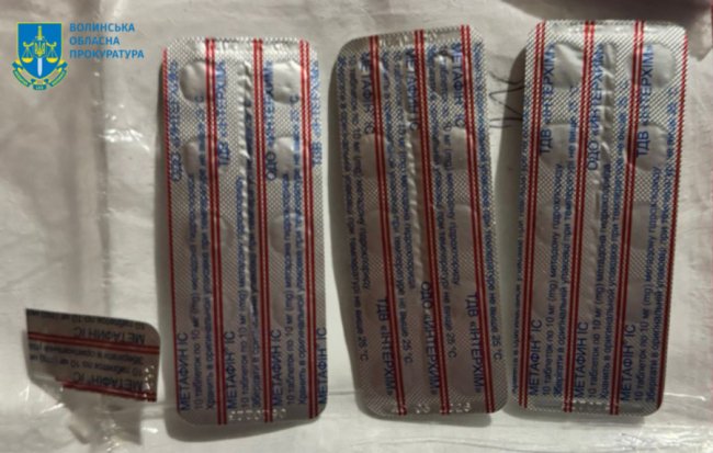 На Волині затримали трьох чоловіків та жінку, які торгували наркотиками