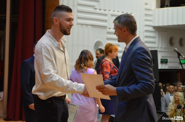 «Ви наша надія»: у луцькому педколеджі – випускний. ФОТО