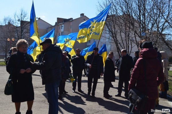 Лучани вшанували пам'ять В'ячеслава Чорновола. ФОТО 