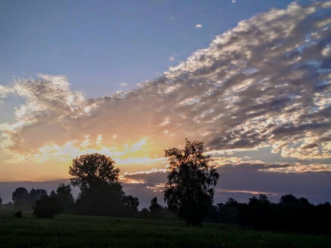 Чарівний світанок у волинському селі. ФОТО