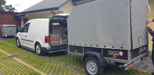 Поляки передали на Волинь понад тонну корму для собак-переселенців. ФОТО