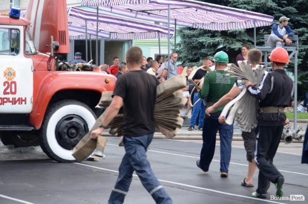 Найвправніші волинські рятувальники - з Луцька та Торчина. ФОТО