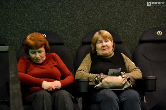 У «Промені» пенсіонери безкоштовно переглянули сімейний фільм 