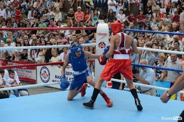 Кров'ю і потом: як у Луцьку билися за перемогу в боксі. ФОТОРЕПОРТАЖ