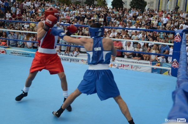 Кров'ю і потом: як у Луцьку билися за перемогу в боксі. ФОТОРЕПОРТАЖ