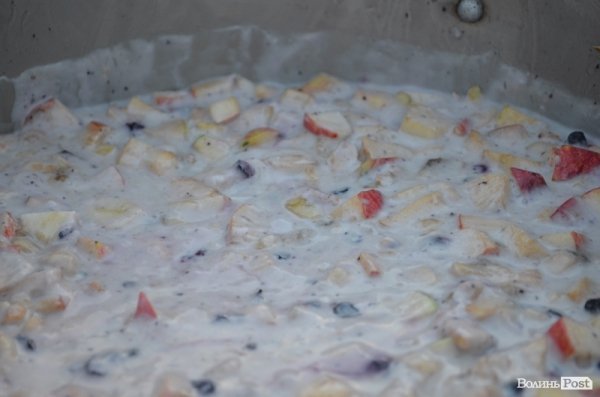 Йогурт з фруктами - десерт у кришнаїтів